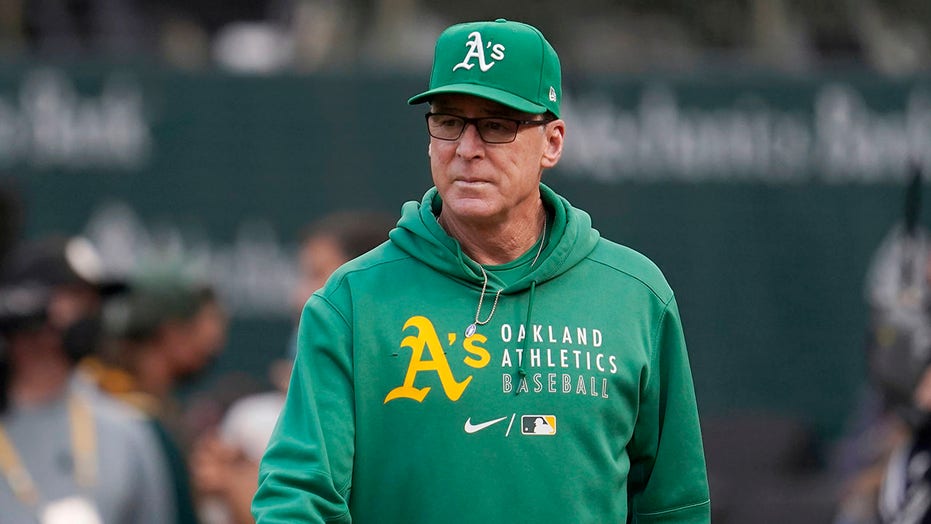 Bob Melvin gets 3-year contract to manage Padres