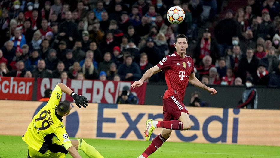 Bayern, Juventus through to Champions League knockout rounds