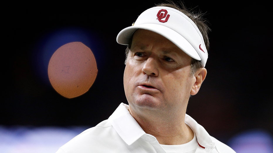 Bob Stoops to serve as Oklahoma’s interim coach for bowl game after Lincoln Riley departs