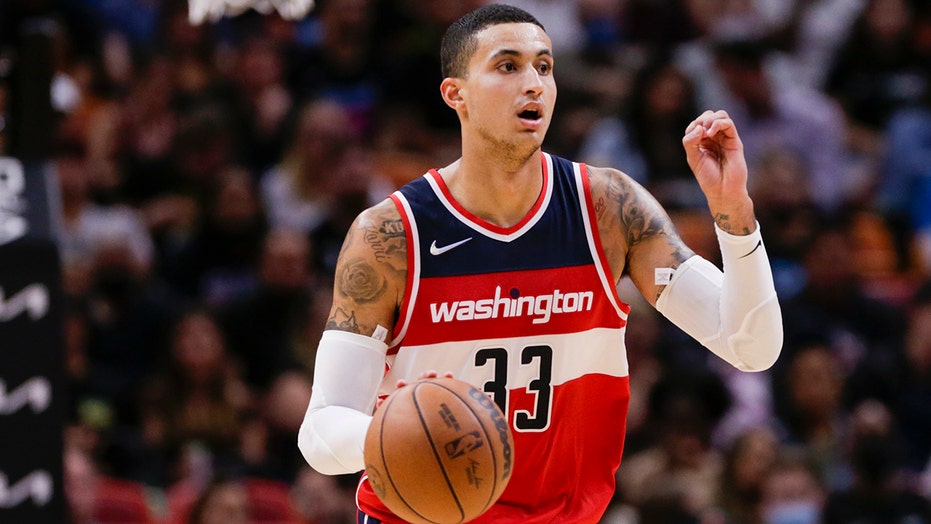 Kyle Kuzma fined for flipping the bird at fan