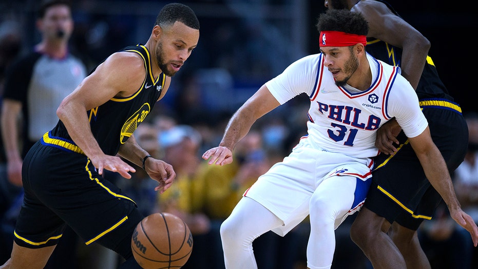 Stephen Curry’s Warriors get past Seth Curry’s 76ers, 116-96