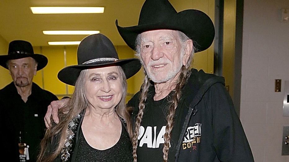 Willie Nelson's sister Bobbie dead at 91