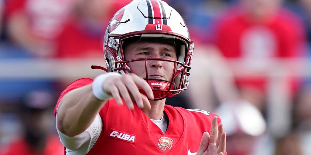 Who is Bailey Zappe? Meet the Western Kentucky QB who smashed two NCAA  passing records