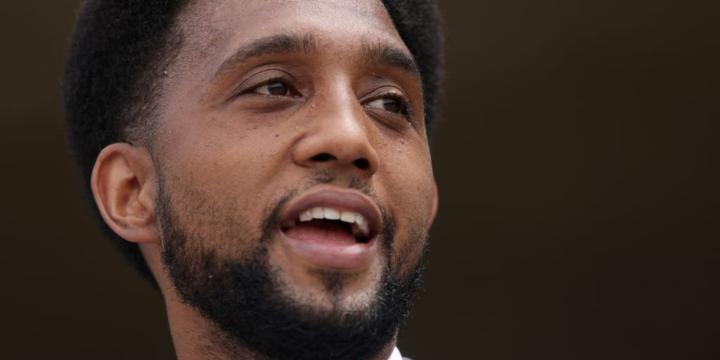 Baltimore mayor walks away after reporter questions his crime-drop claims - Vimarsana News