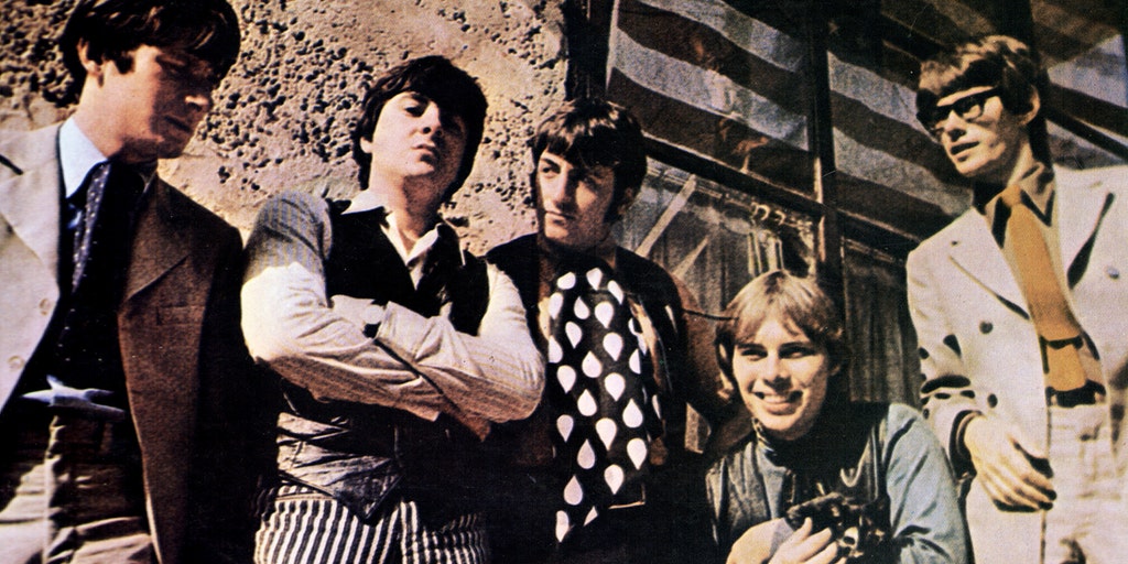 Les Emmerson, singer/songwriter of '70s group Five Man Electrical Band, dead at 77 - Vimarsana News