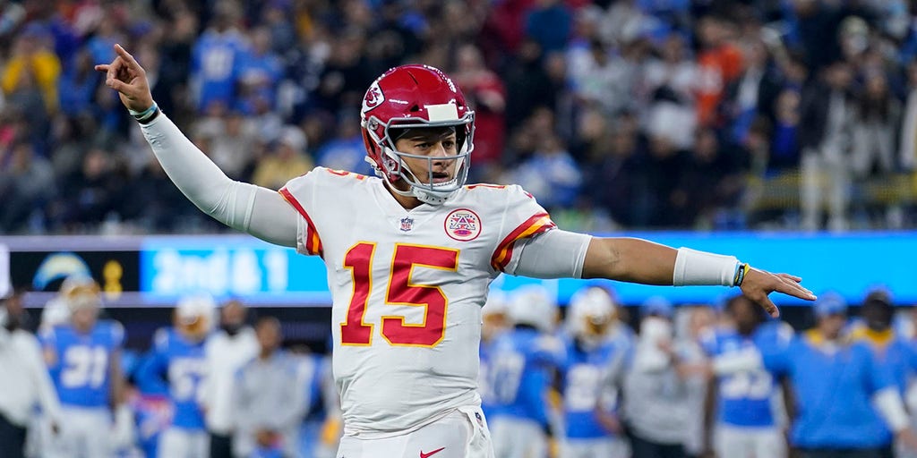 Thursday Night Football Justin Herbert Patrick Mahomes TSN Edge