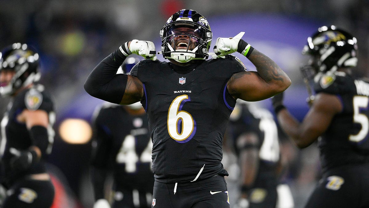 Baltimore Ravens inside linebacker Patrick Queen reacts after making a tackle on Cleveland Browns running back Kareem Hunt during the second half of an NFL football game, Sunday, Nov. 28, 2021, in Baltimore.