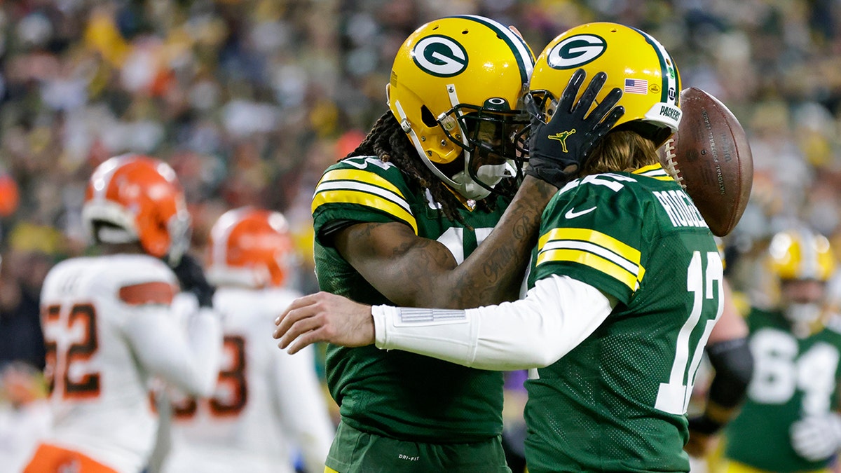 Davante Adams celebrates with Aaron Rodgers 