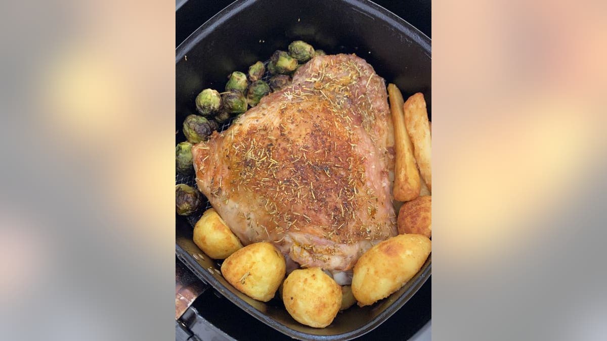 Imagine if you could whip up Christmas dinner in your air fryer. Turns out, you can.