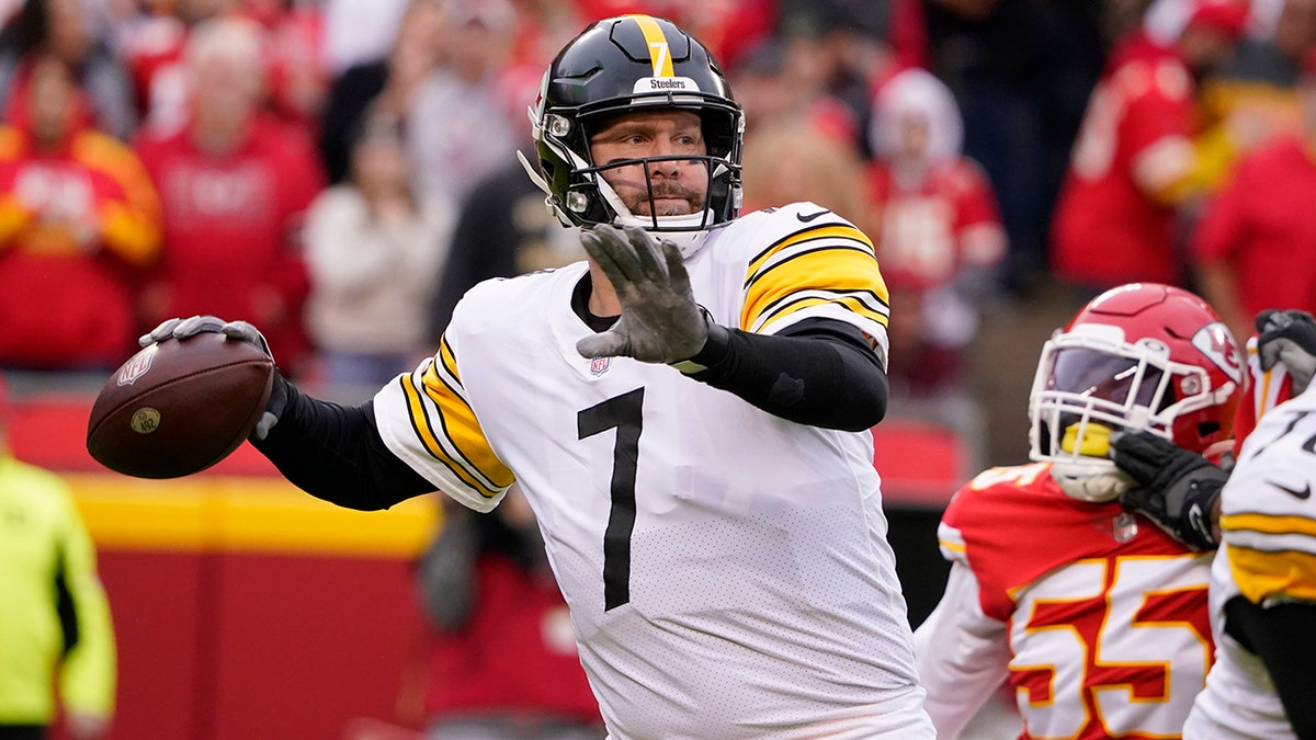 Pittsburgh Steelers quarterback Ben Roethlisberger throws during the first half of an NFL football game against the Kansas City Chiefs Sunday, Dec. 26, 2021, in Kansas City, Mo.