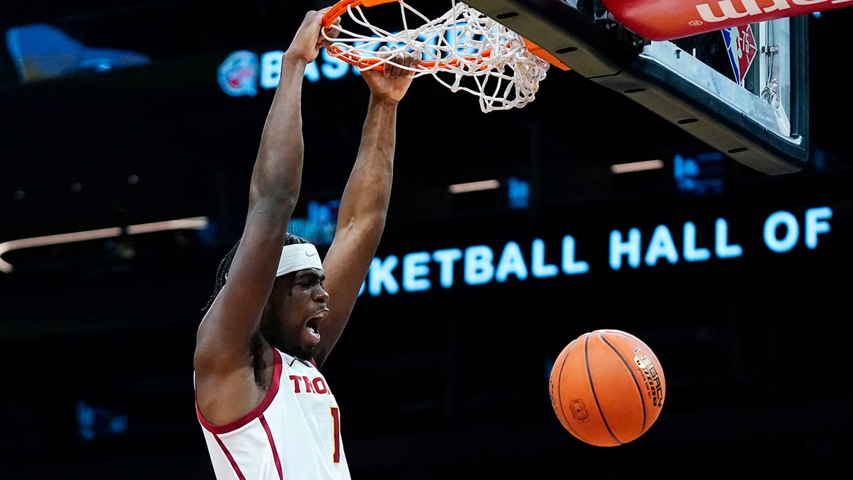 Southern California forward Chevez Goodwin dunks against Georgia Tech during the first half of an NCAA college basketball game at the Jerry Colangelo Classic Saturday, Dec. 18, 2021, in Phoenix.