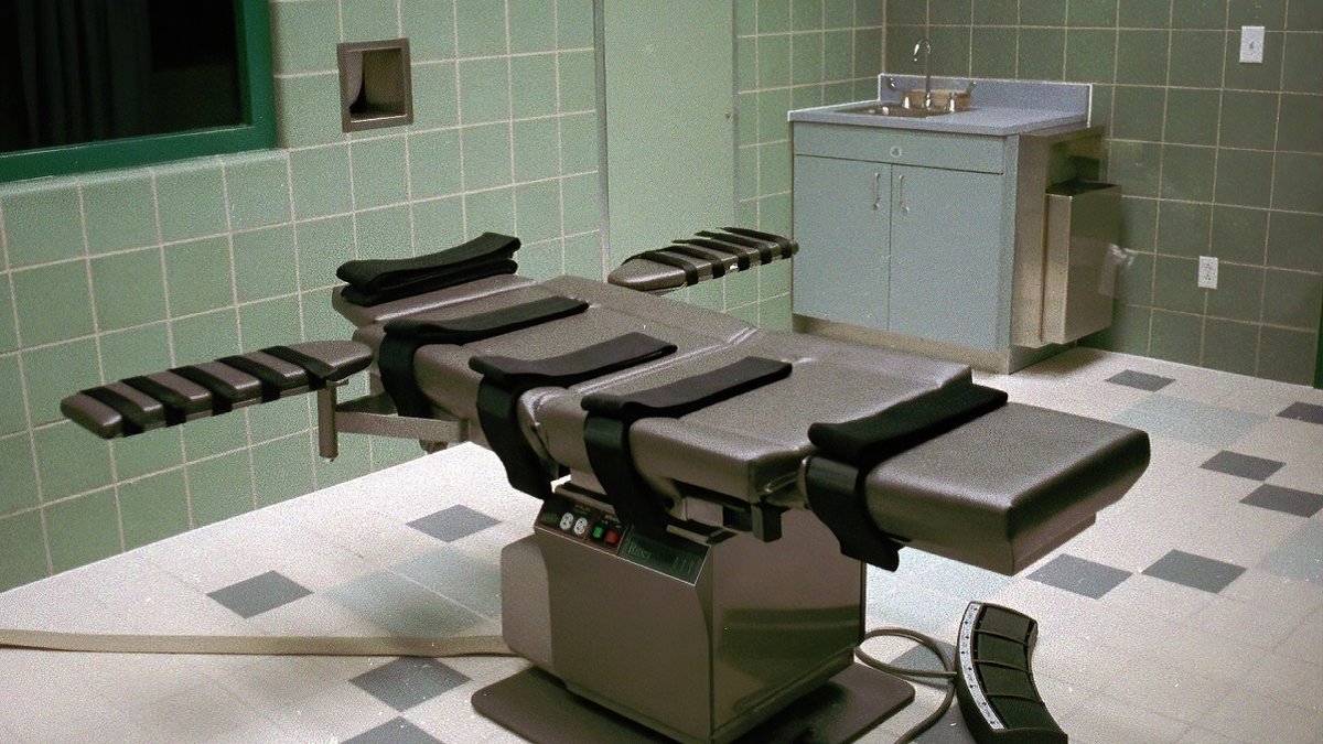 This March 22, 1995, photo, shows the interior of the execution chamber in the U.S. Penitentiary in Terre Haute, Ind.?