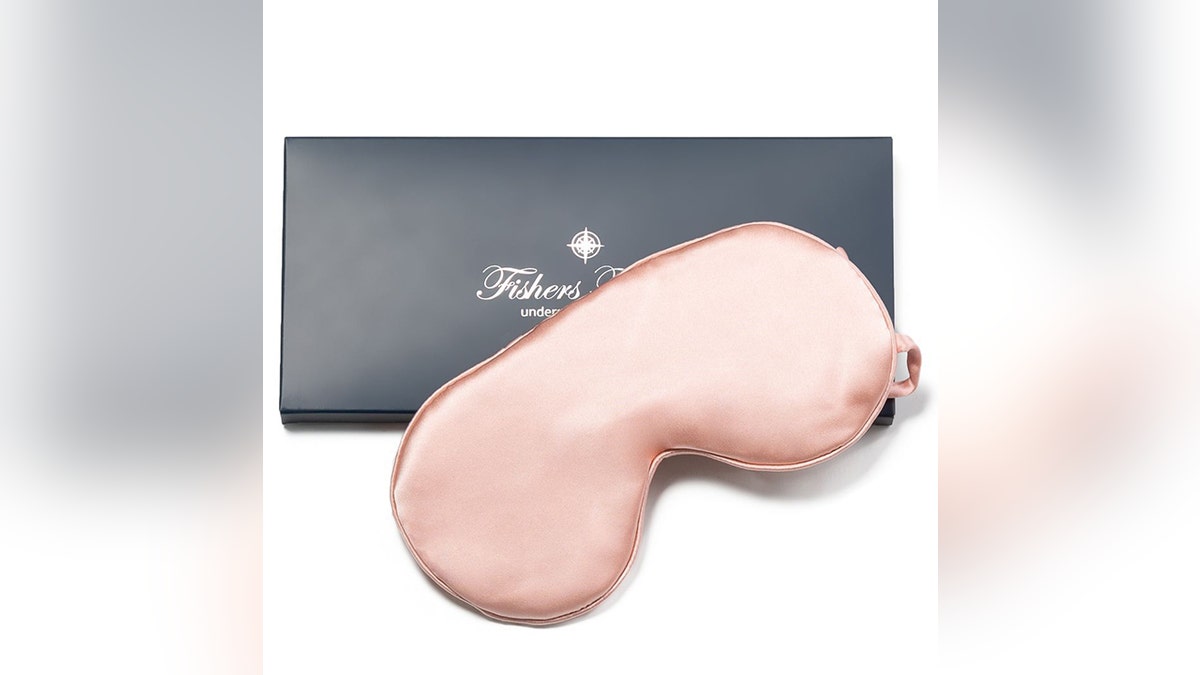 Fishers Finery 100% Mulberry Silk Therapeutic Sleep Mask - 25 Momme (Credit Fishers Finery)