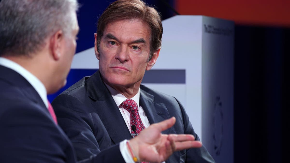 NEW YORK, NEW YORK - SEPTEMBER 21: Dr. Mehmet Oz (R), Professor of Surgery, Columbia University speaks onstage during the 2021 Concordia Annual Summit - Day 2 at Sheraton New York on September 21, 2021 in New York City. (Photo by Leigh Vogel/Getty Images for Concordia Summit)