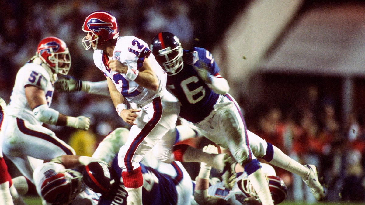 Giants legend Lawrence Taylor's unusual misstep: Eli Manning is not the QB  no more?