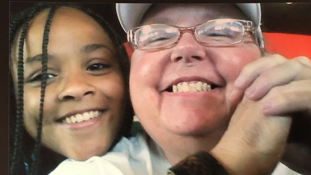 Tamra Kindred, 59, and her granddaughter, Aujuni Anderson, 16 (Credit: John Flood Trial Lawyers, LLP)