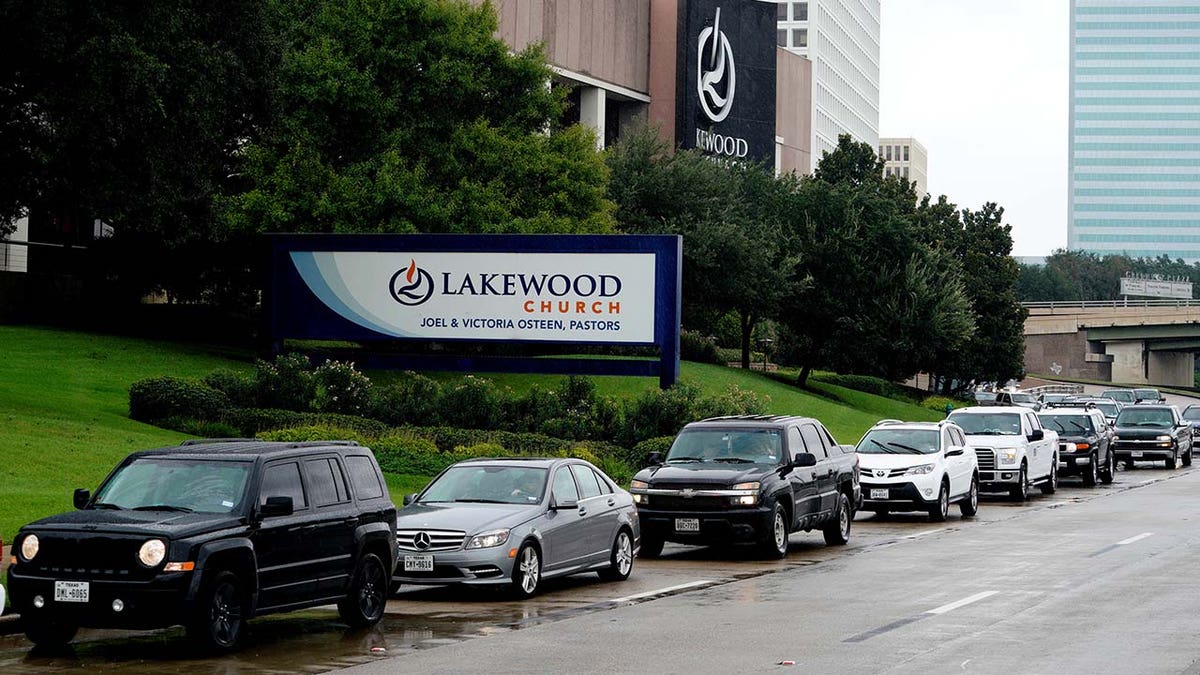 Line of cars outside Lakewood Church 