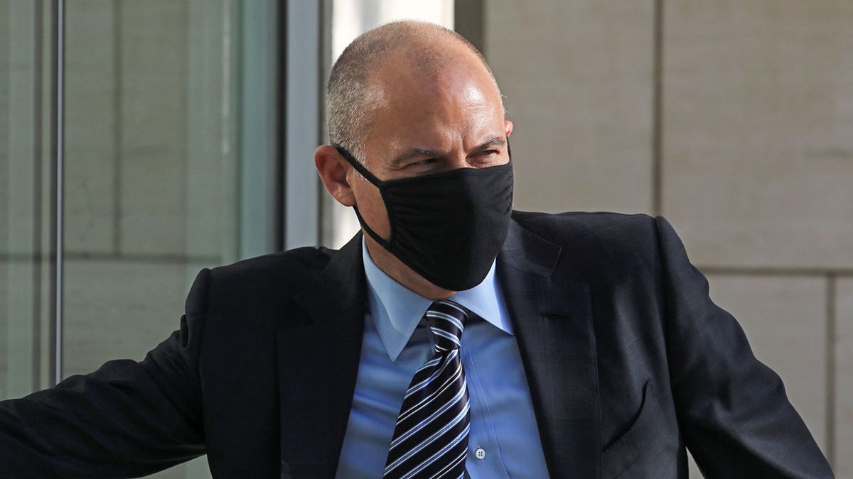 MICHAEL-AVENATTI-COURTHOUSE