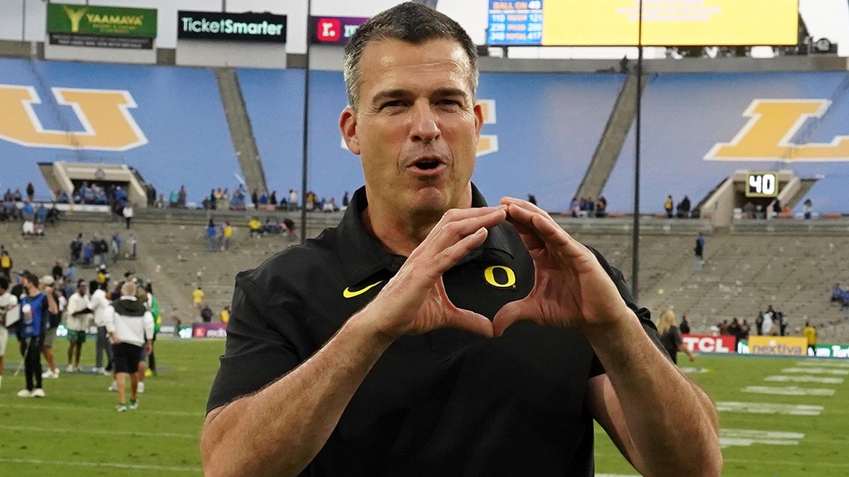 Oregon Ducks head coach Mario Cristobal reacts after the game against the UCLA Bruins, Oct. 23, 2021, at the Rose Bowl in Pasadena, California. 