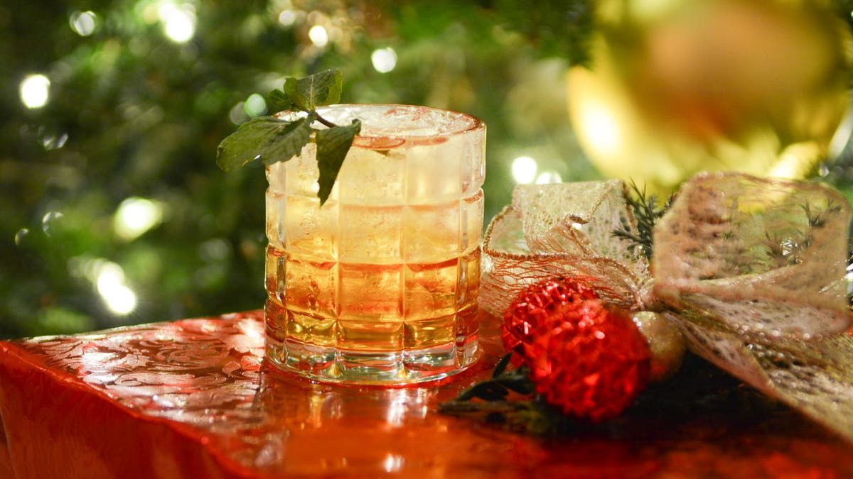 Montage Palmetto Bluff shares its Mrs. Claus' Remedy cocktail recipe with Fox News.