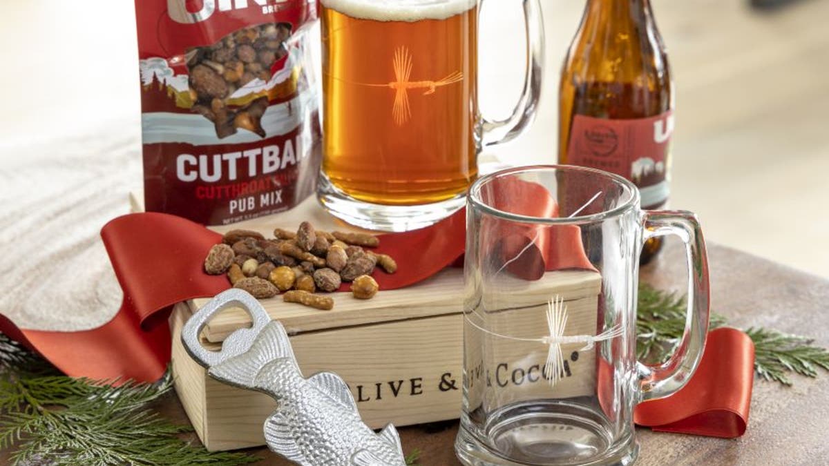 Olive &amp; Cocoa Fly Fishing Pub Crate