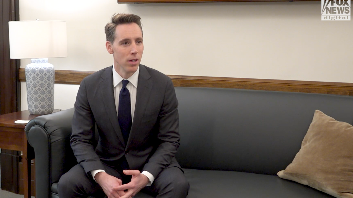 Sen Josh Hawley