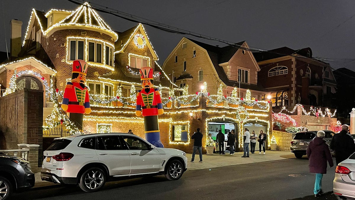 Dyker Heights Christmas Lights 2021