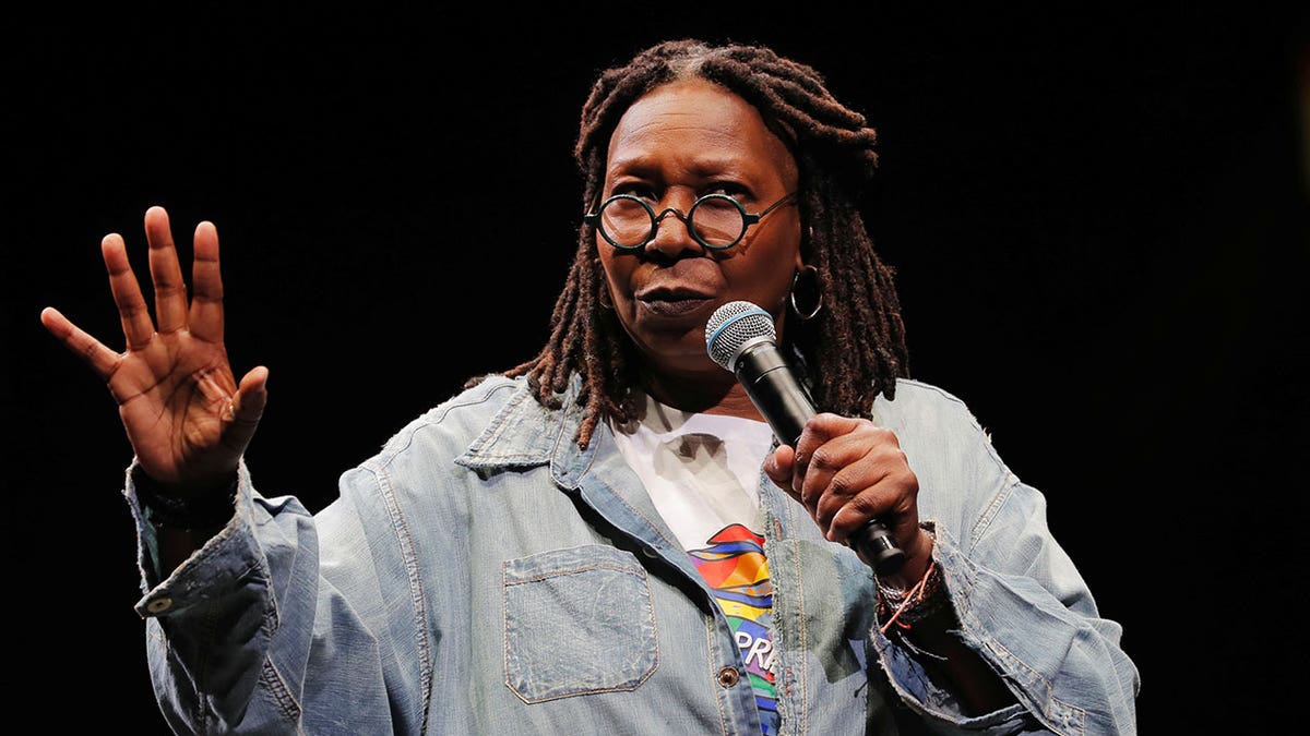 WHOOPI-GOLDBERG-STAGE