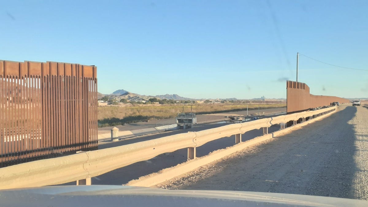 gap border wall