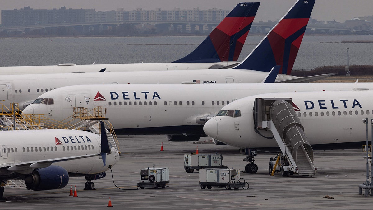  Delta Airlines planes