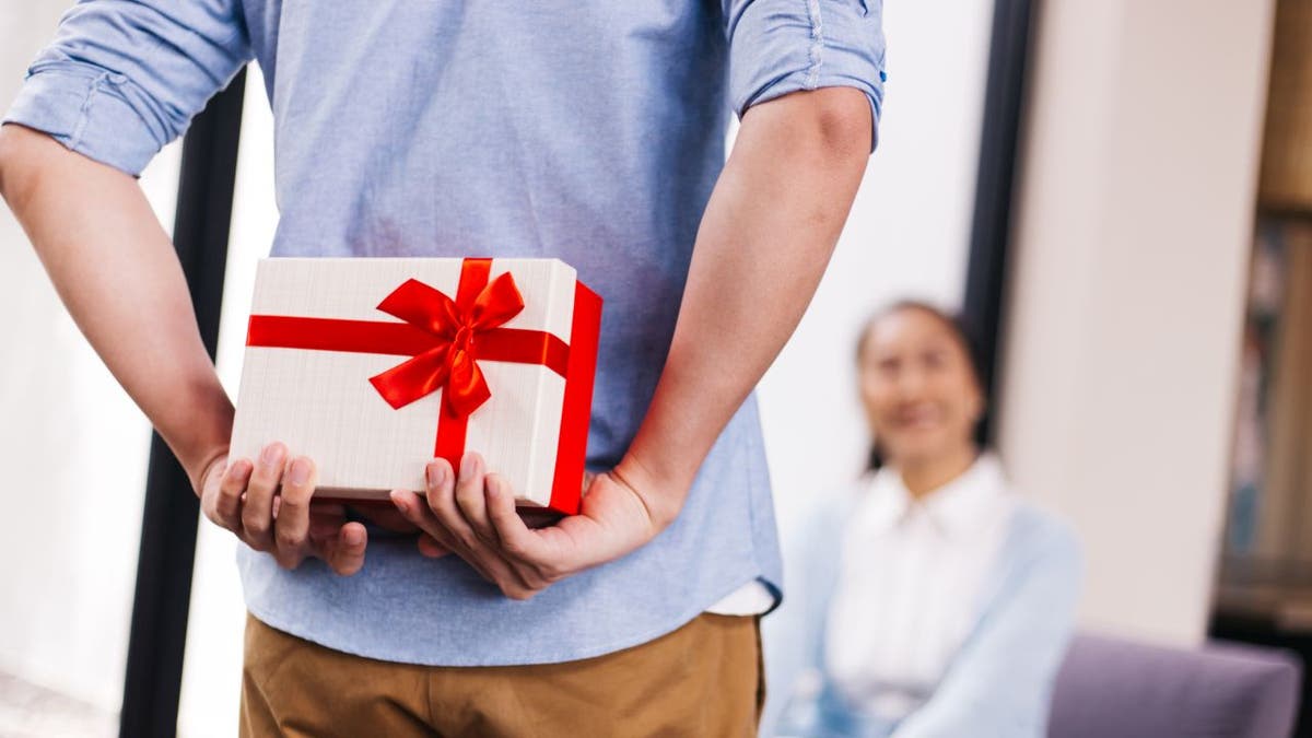 husband giving gift