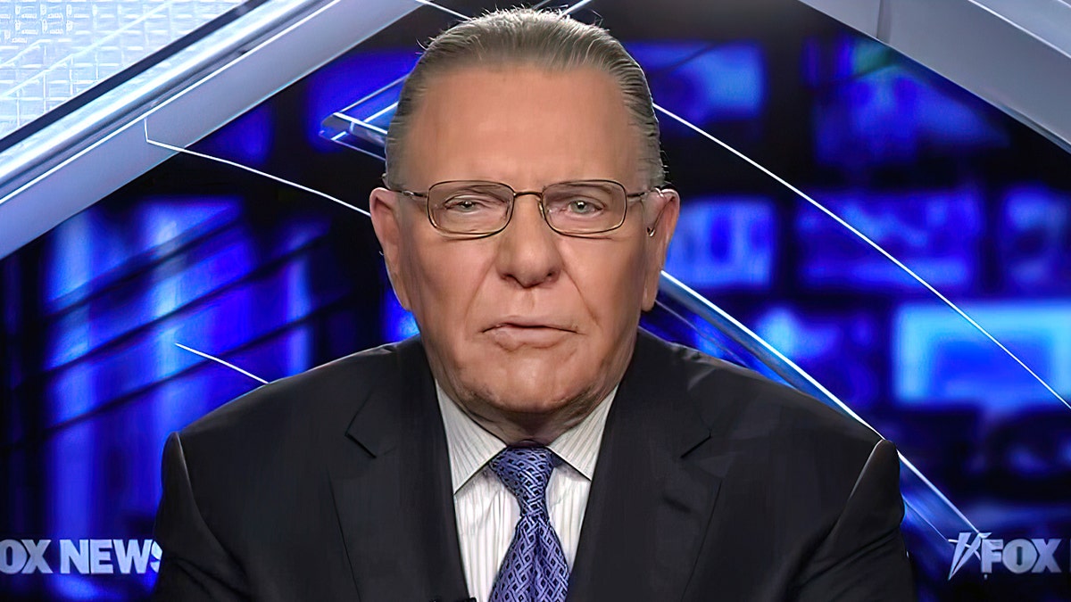 Fox News El general Jack Keane (retirado), analista estratégico de alto rango, afirmó que Estados Unidos se encuentra en una "situación peligrosa" debido a los juegos de guerra de Rusia y China .