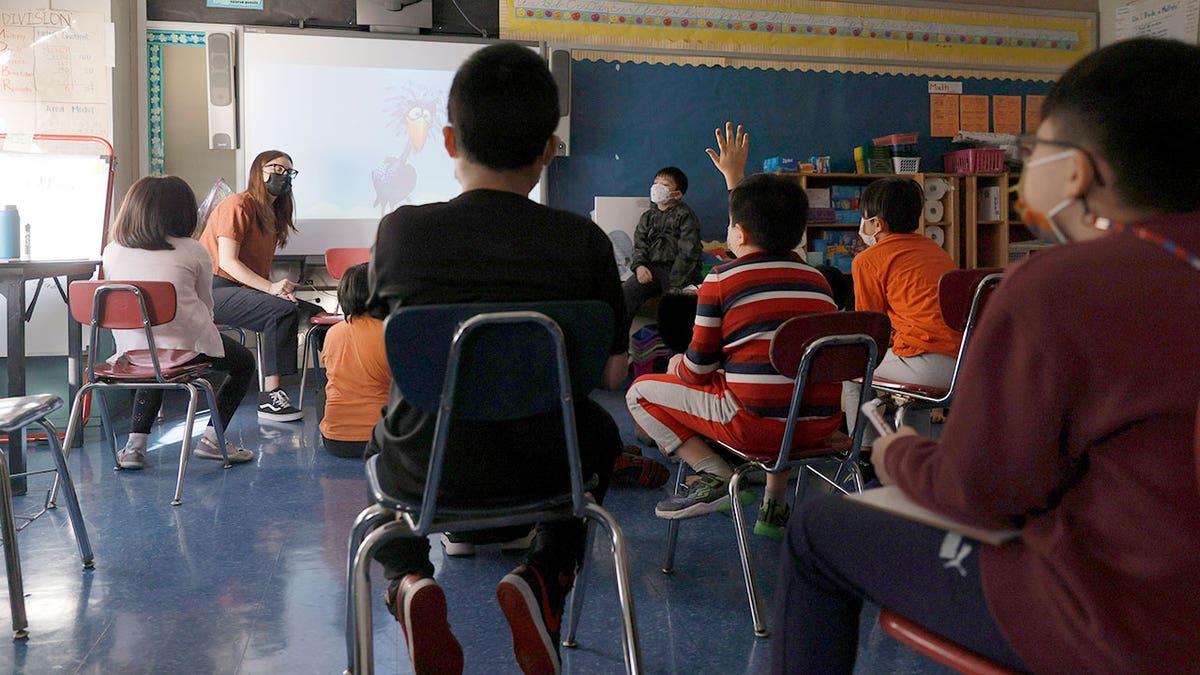 masked-students-new-york-city-school