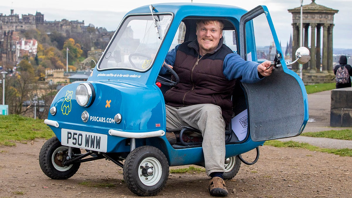 telt børste Uluru Man drives world's smallest car across Great Britain | Fox News