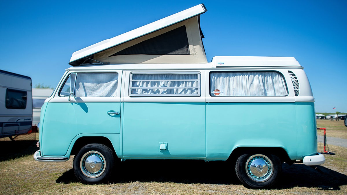 Vw hot sale hippie van