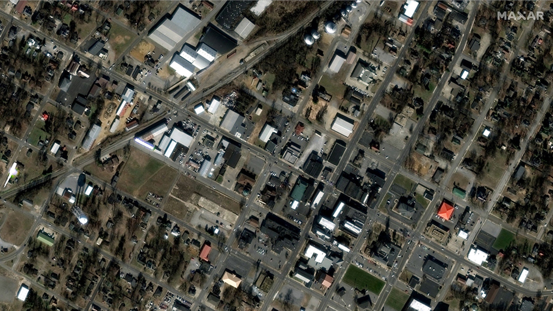 07_Overview of downtown Mayfield, Kentucky before tornado 28jan2017