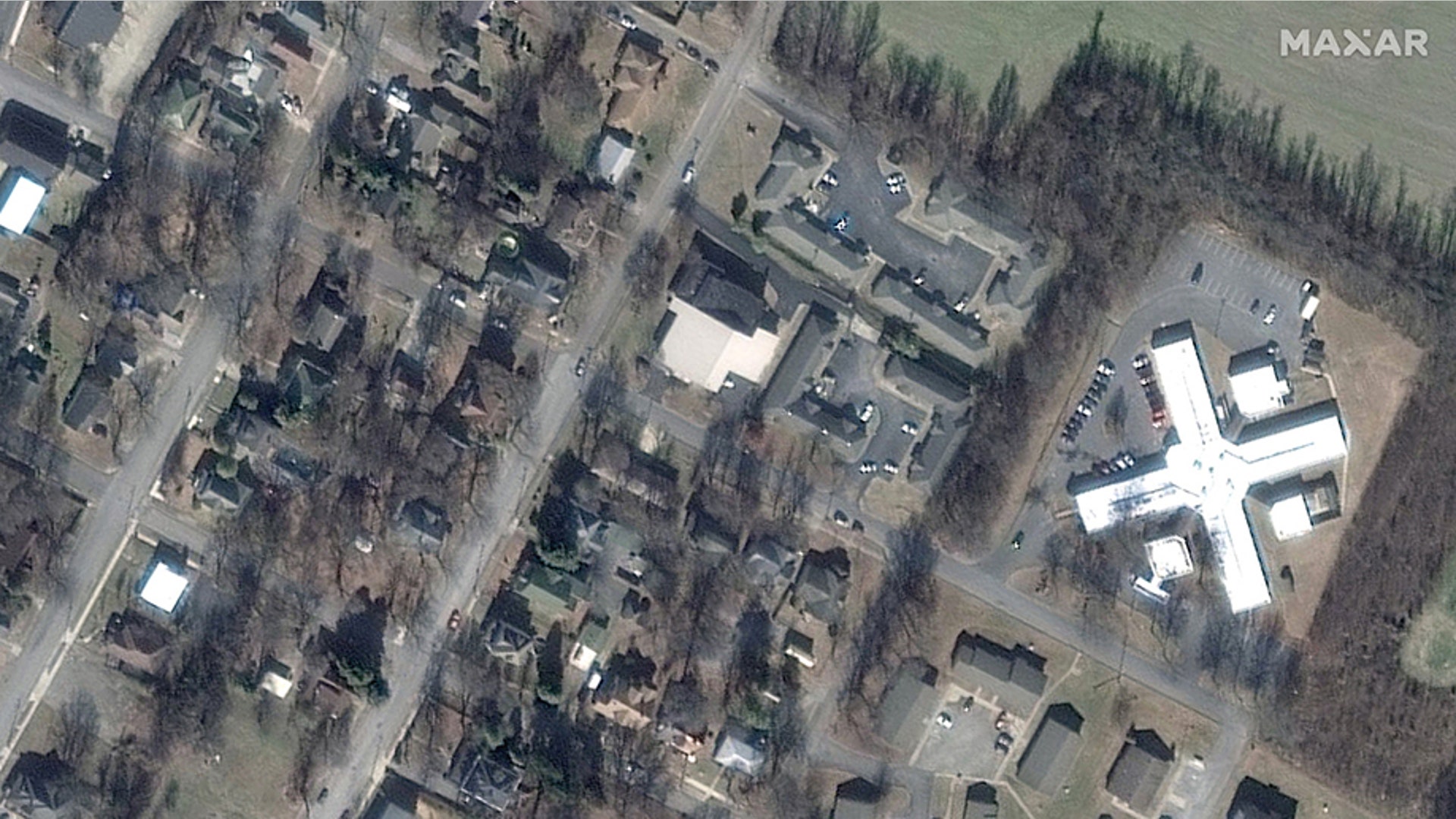 13_Homes and buildings_before tornado (Mayfield, Kentucky) 28jan2017