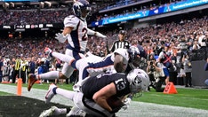 Raiders cling to playoff hopes with 17-13 win over Denver