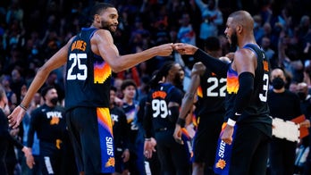 Suns win 17th straight by beating Warriors 104-96
