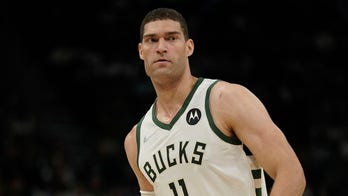 Bucks' Lopez undergoes back surgery; return date uncertain