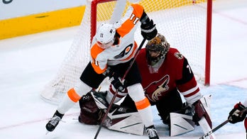 Van Riemsdyk scores 2, Flyers deal Arizona 5th straight loss