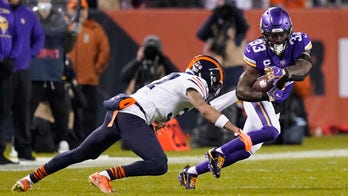 Cousins throws for 2 touchdowns as Vikings beat Bears 17-9