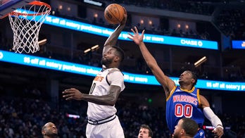 Curry makes 3,000th 3-pointer, Nuggets edge Warriors 89-86