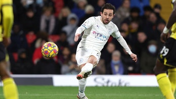 Man City goes top of EPL after Chelsea loses at West Ham