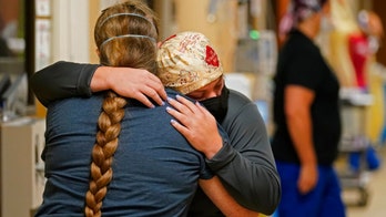 COVID-19 pandemic death toll tops 800,000 in U.S.