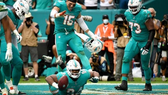 Dolphins' Christian Wilkins busts out the worm after TD catch