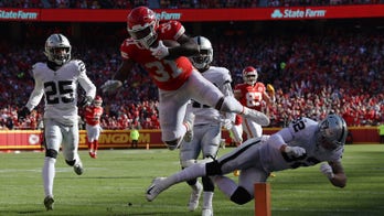 Chiefs score 5 touchdowns after Raiders break huddle on logo, Kansas City leads 35-3 at halftime
