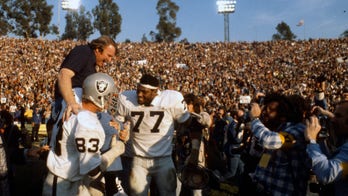 John Madden's legendary coaching, broadcasting career celebrated in FOX Sports' Christmas Day documentary