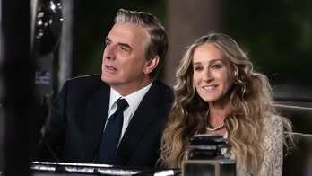 Chris Noth explains why Carrie Bradshaw didn't call 911 for Big on 'And Just Like That'
