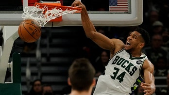 Bucks beat Hornets on Antetokounmpo's final-seconds layup
